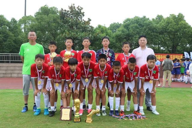 赵博新VS加拿大送出8次盖帽 追平周琦并列U17世界杯单场第二多